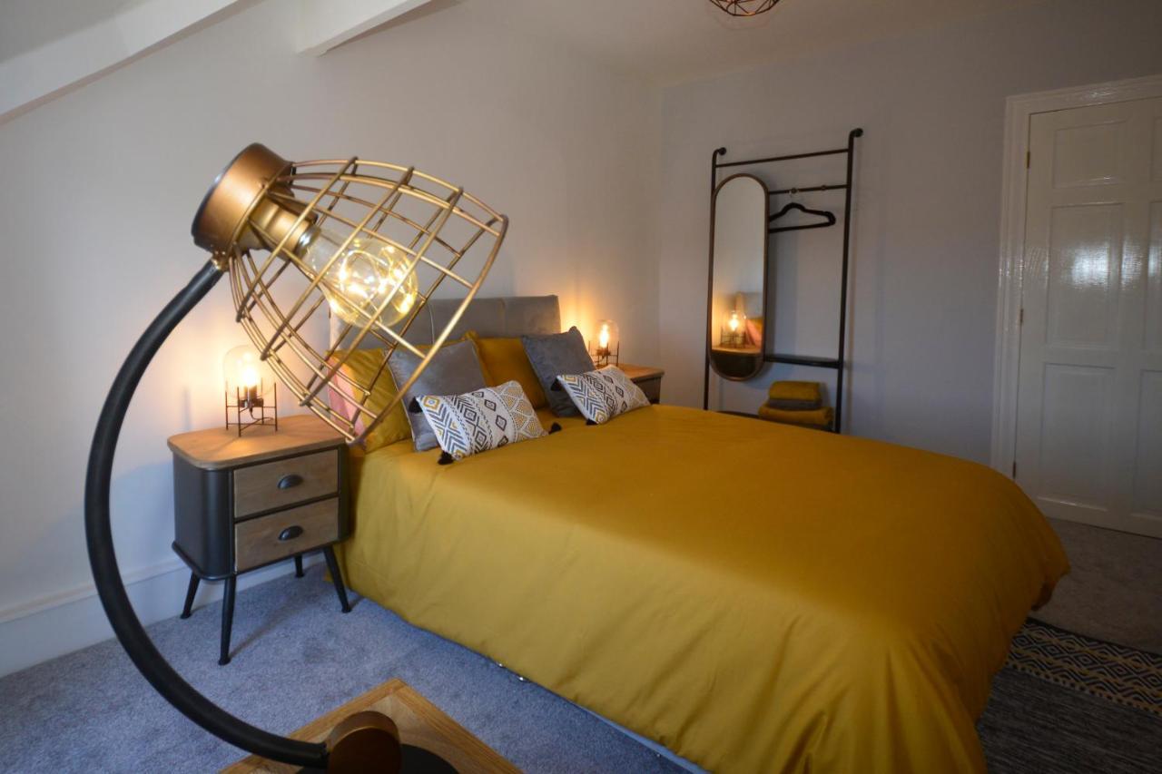 Heritage Holiday Accommodation ペムブローク・ドック エクステリア 写真